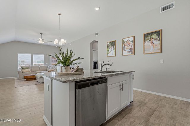 13977 Margaret Ponce Avenue, Horizon City, TX 79928
