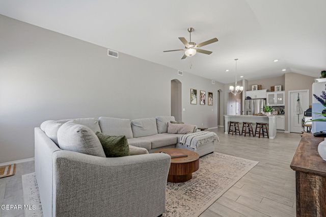 13977 Margaret Ponce Avenue, Horizon City, TX 79928