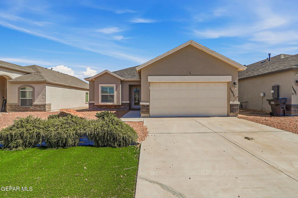13977 Margaret Ponce Avenue, Horizon City, TX 79928