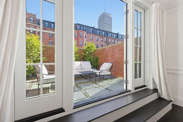 212 Commonwealth Avenue 1, Boston, MA 02116