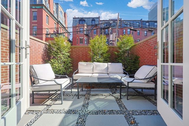 212 Commonwealth Avenue 1, Boston, MA 02116