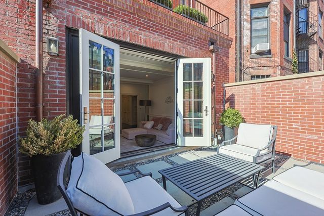212 Commonwealth Avenue 1, Boston, MA 02116