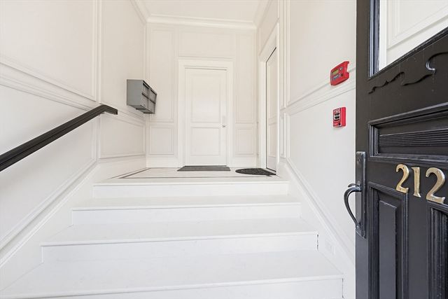 212 Commonwealth Avenue 1, Boston, MA 02116