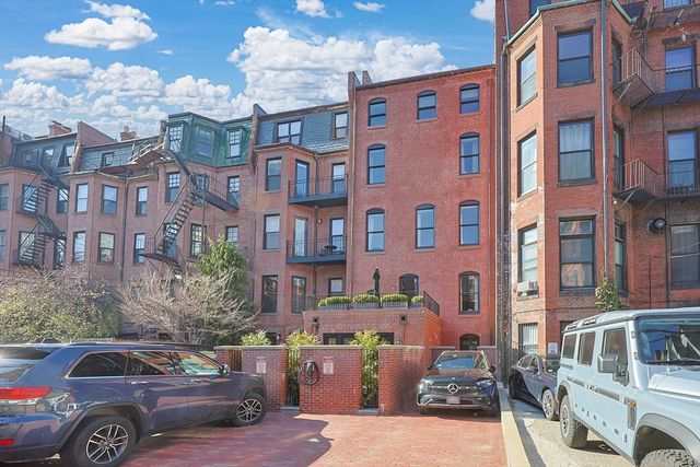 212 Commonwealth Avenue 1, Boston, MA 02116