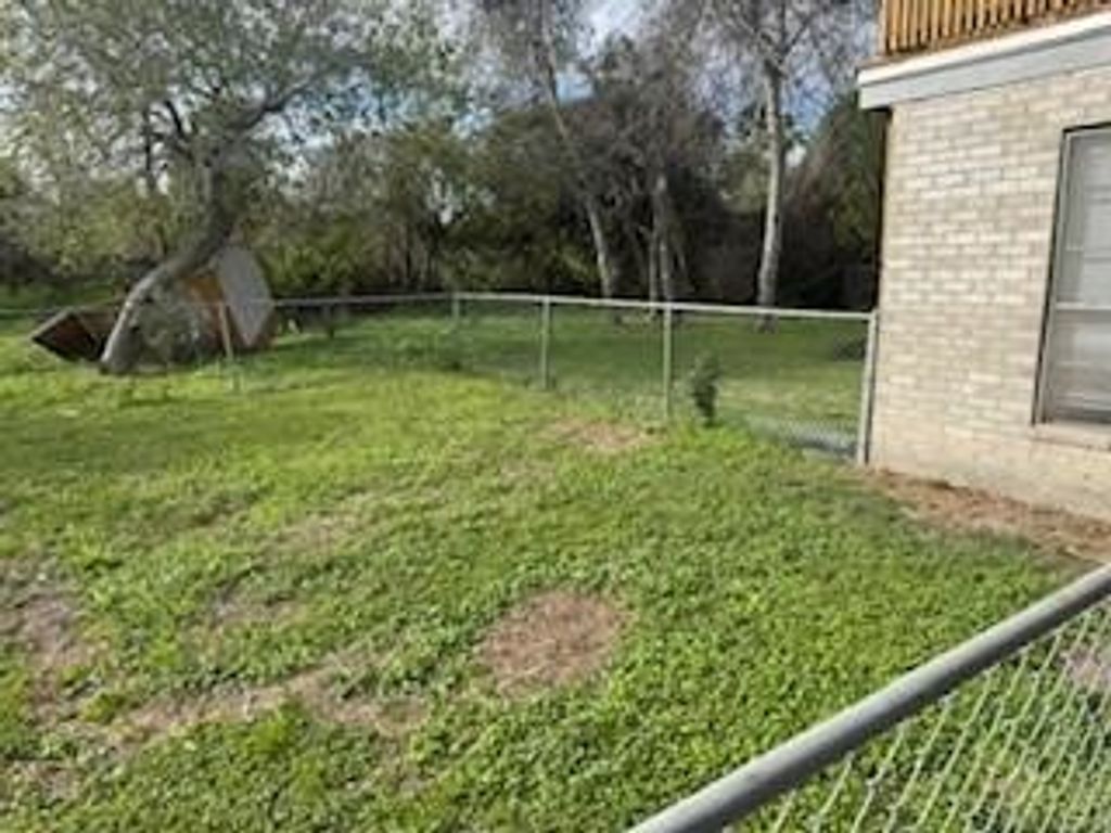 311 Elm St, Portland, TX 78374 — photo 2