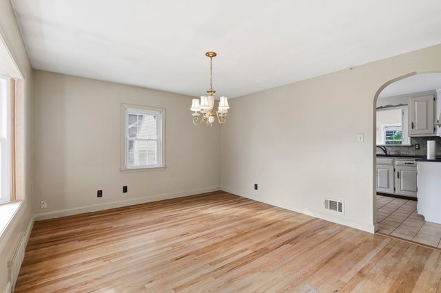 37 Jordan St, Beverly, MA 01915