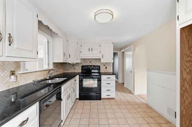 37 Jordan St, Beverly, MA 01915