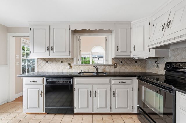 37 Jordan St, Beverly, MA 01915