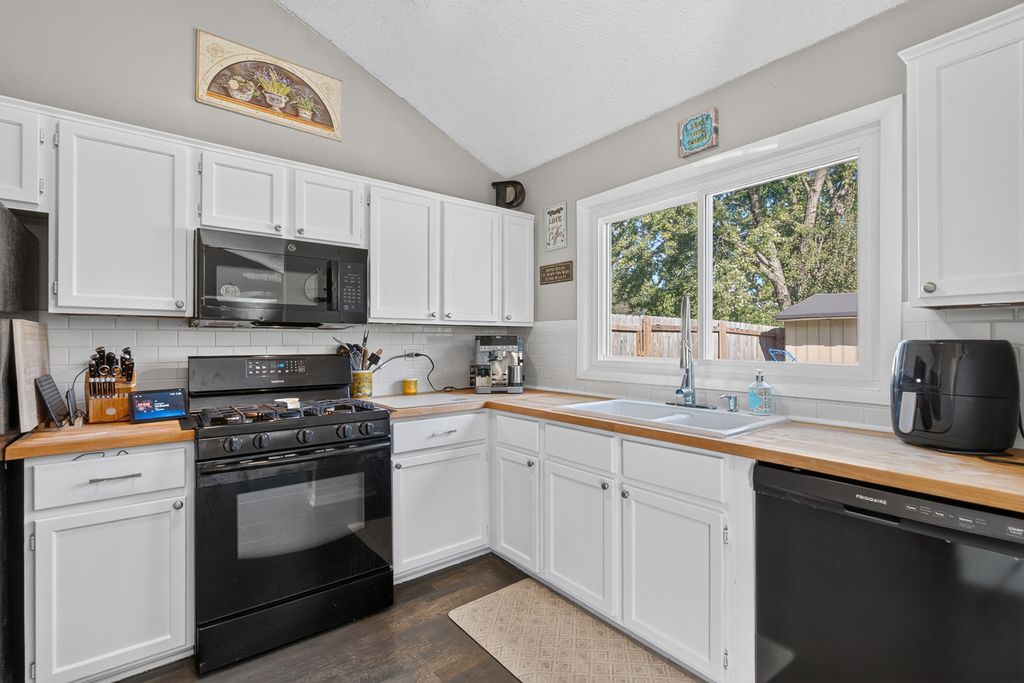 30W160 Linden Square, Warrenville, IL 60555 — photo 4