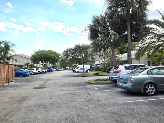 842 Banks Rd, Coconut Creek, FL 33063