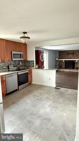 6410 KILLARNEY ST, Clinton, MD 20735