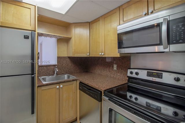 800 West Ave 509, Miami Beach, FL 33139