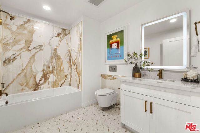 7428 Santa Monica Boulevard 501, West Hollywood, CA 90046