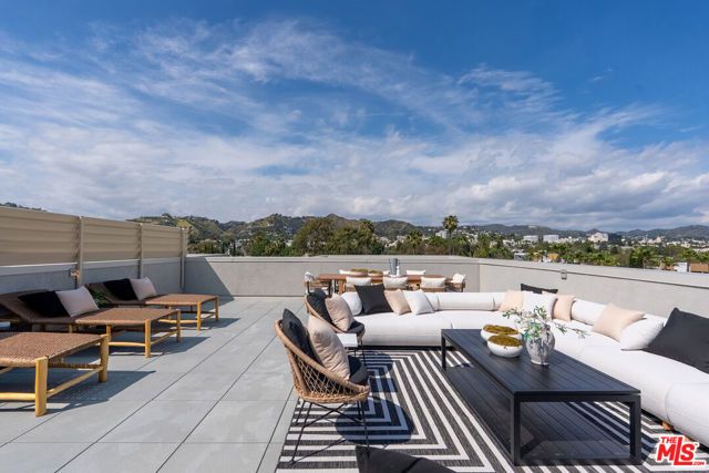 7428 Santa Monica Boulevard 501, West Hollywood, CA 90046