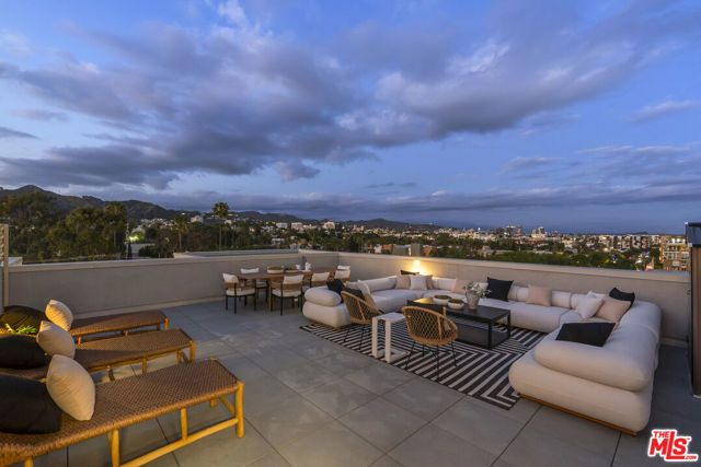 7428 Santa Monica Boulevard 501, West Hollywood, CA 90046