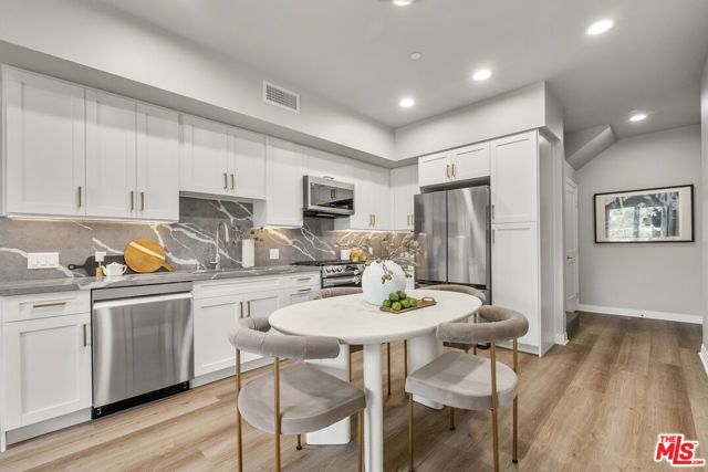 7428 Santa Monica Boulevard 501, West Hollywood, CA 90046