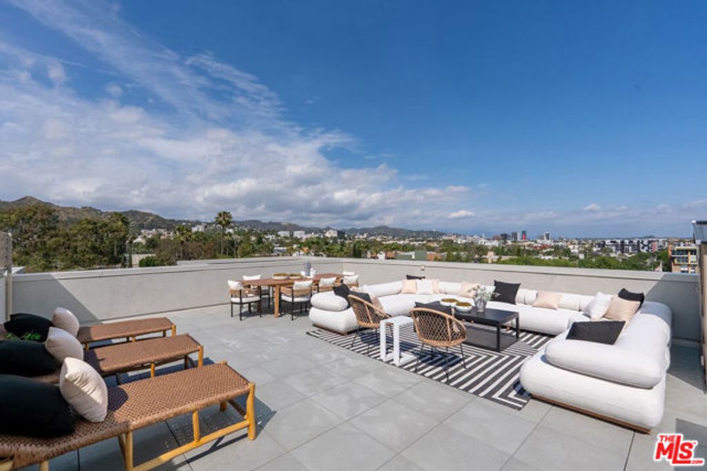 7428 Santa Monica Boulevard 501, West Hollywood, CA 90046