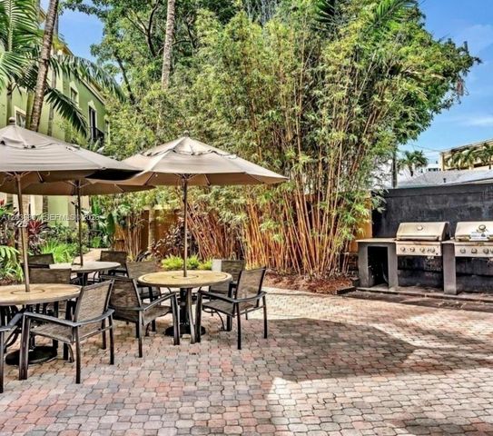 1900 Van Buren St 317B, Hollywood, FL 33020