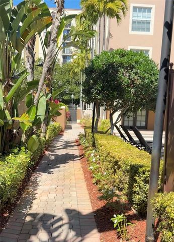 1900 Van Buren St 317B, Hollywood, FL 33020