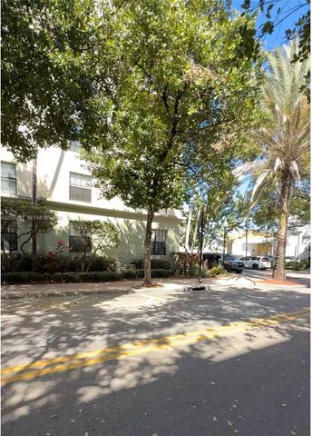 1900 Van Buren St 317B, Hollywood, FL 33020