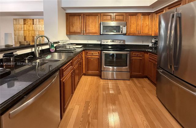 1900 Van Buren St 317B, Hollywood, FL 33020