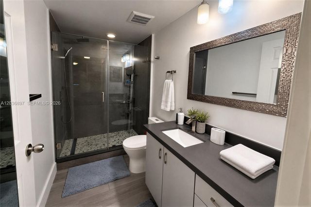 1900 Van Buren St 317B, Hollywood, FL 33020