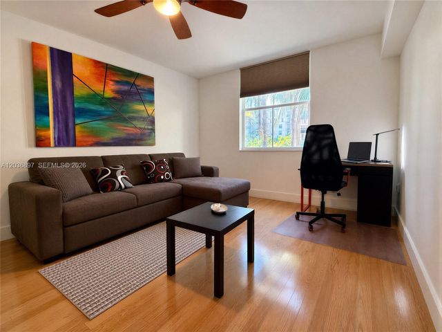 1900 Van Buren St 317B, Hollywood, FL 33020