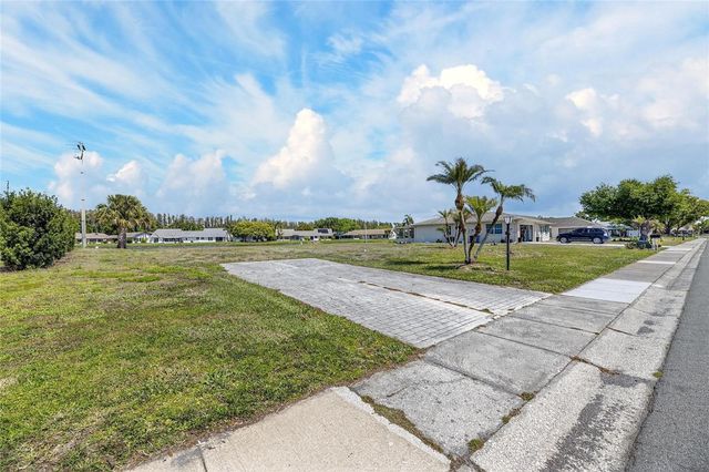 1738 W DEL WEBB BOULEVARD, Sun City Center, FL 33573