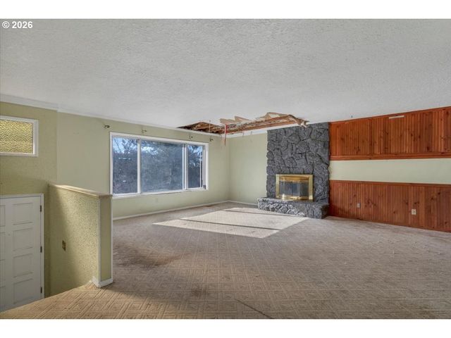 1645 Sw 27TH St, Gresham, OR 97080