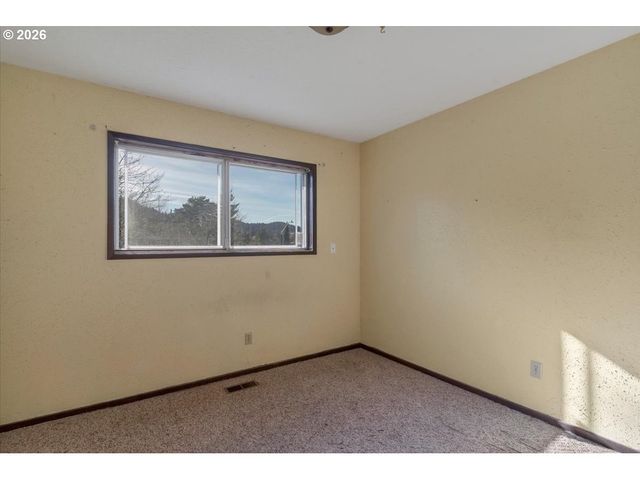 1645 Sw 27TH St, Gresham, OR 97080