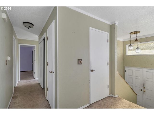 1645 Sw 27TH St, Gresham, OR 97080