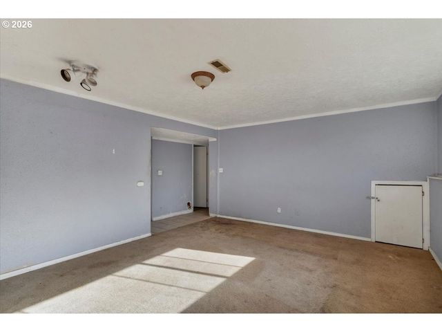 1645 Sw 27TH St, Gresham, OR 97080