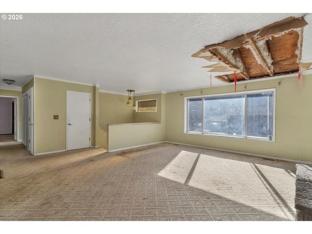 1645 Sw 27TH St, Gresham, OR 97080