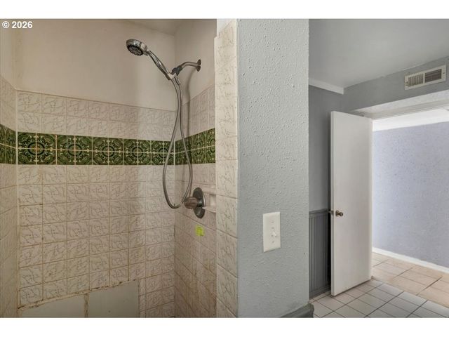 1645 Sw 27TH St, Gresham, OR 97080