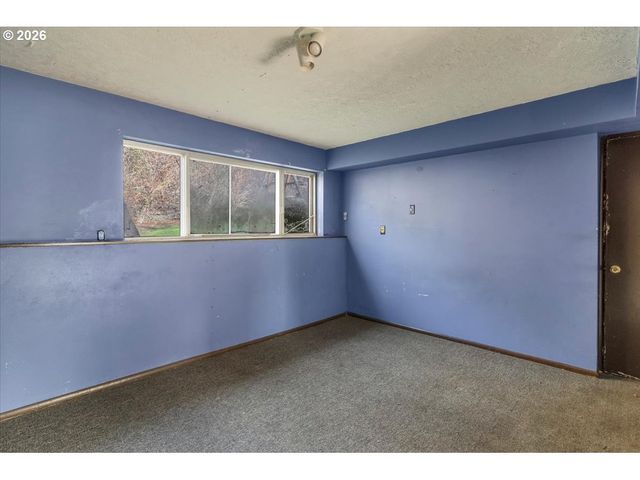 1645 Sw 27TH St, Gresham, OR 97080