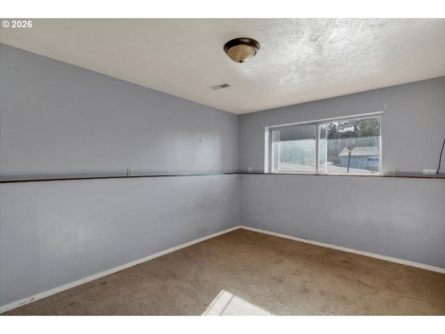 1645 Sw 27TH St, Gresham, OR 97080