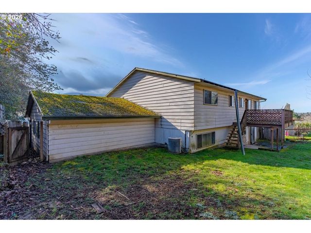 1645 Sw 27TH St, Gresham, OR 97080