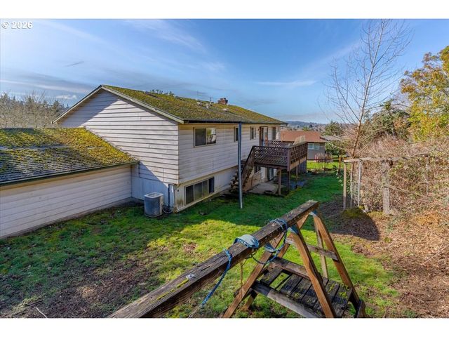 1645 Sw 27TH St, Gresham, OR 97080