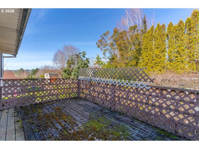 1645 Sw 27TH St, Gresham, OR 97080