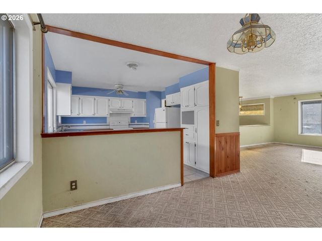 1645 Sw 27TH St, Gresham, OR 97080