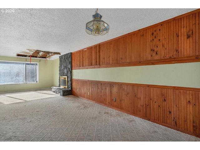 1645 Sw 27TH St, Gresham, OR 97080