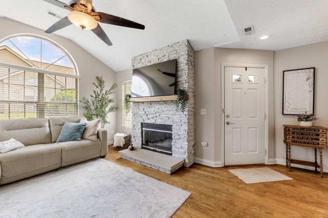 5532 Meadowood Lane, Westerville, OH 43082