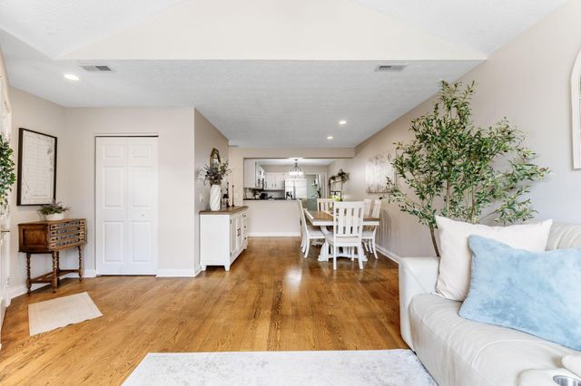 5532 Meadowood Lane, Westerville, OH 43082