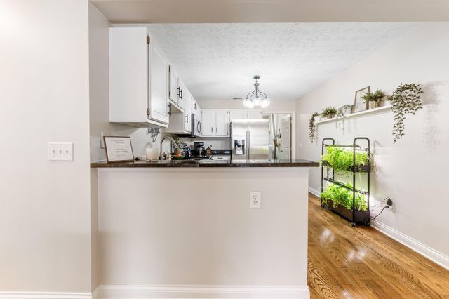 5532 Meadowood Lane, Westerville, OH 43082