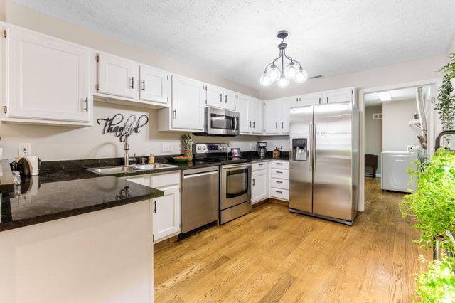 5532 Meadowood Lane, Westerville, OH 43082