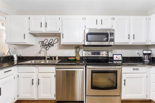 5532 Meadowood Lane, Westerville, OH 43082