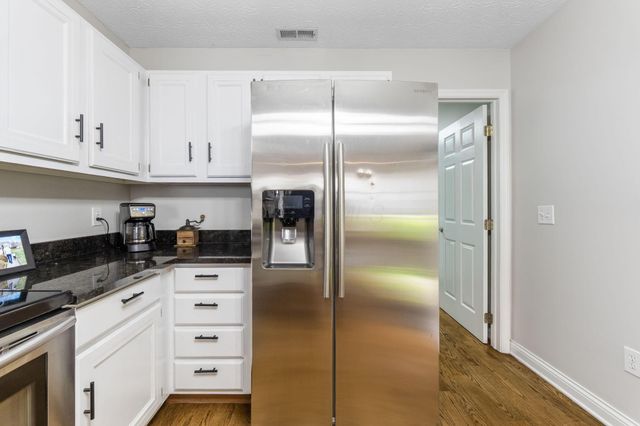 5532 Meadowood Lane, Westerville, OH 43082