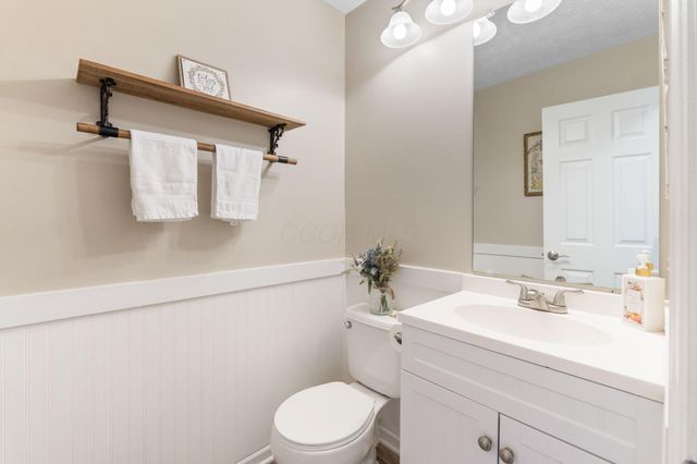 5532 Meadowood Lane, Westerville, OH 43082