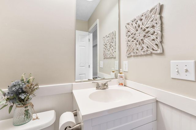 5532 Meadowood Lane, Westerville, OH 43082