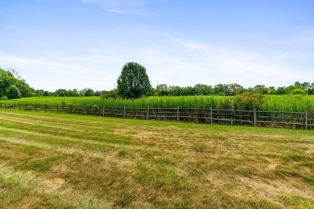 5532 Meadowood Lane, Westerville, OH 43082